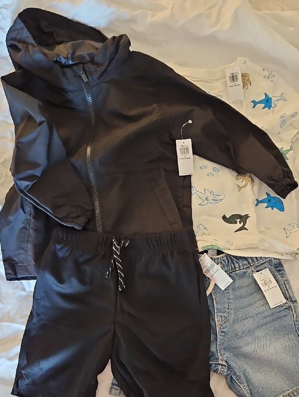 New Old Navy Boys 3t - 4t Bundle - Spring Jacket, 2 pairs shorts, t shirt